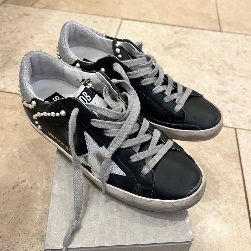 Special Edition Golden Goose Superstar - size 36